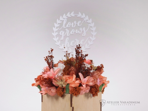 Decoratiune plexi Love grows here S